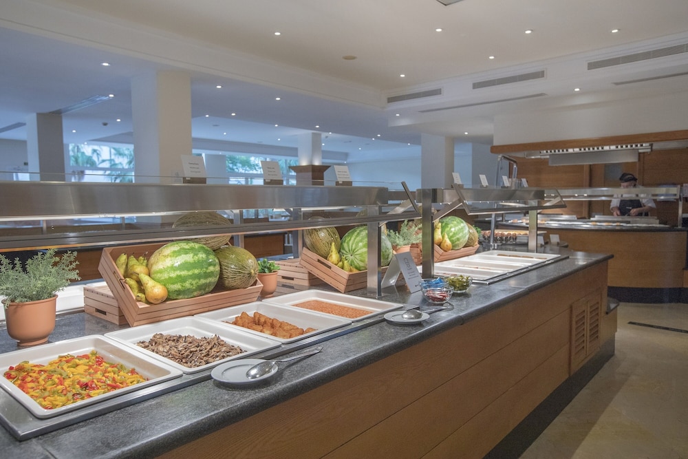 HM Mar Blau Aparthotel — Restaurant & bars in Sa Coma, Balearic Islands