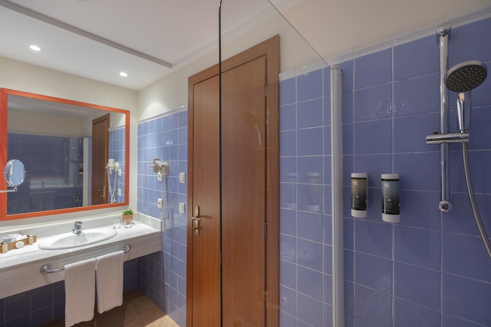 HM Mar Blau Aparthotel — Hotel rooms in Sa Coma, Balearic Islands