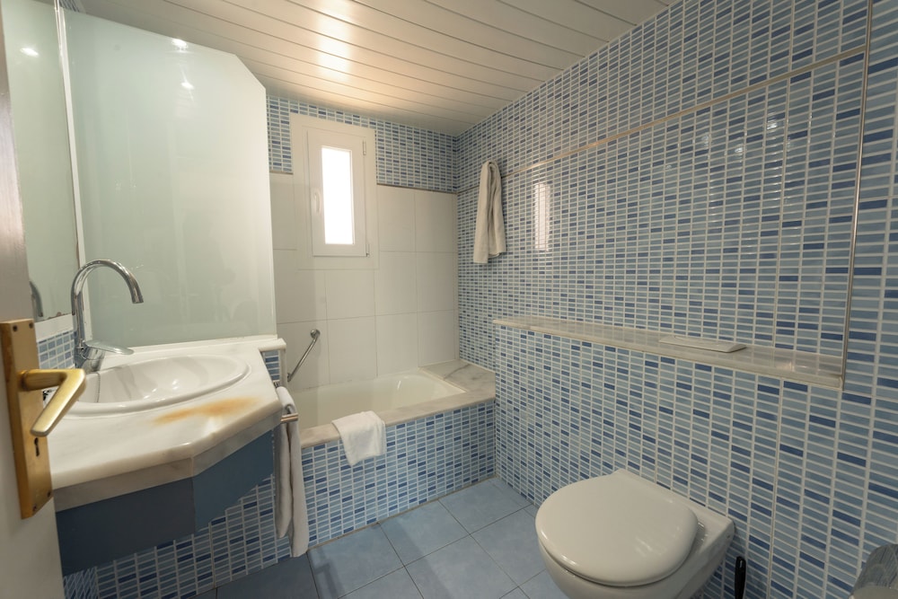 Hotel Club Es Talaial — Rooms in Cala d´Or, Balearic Islands