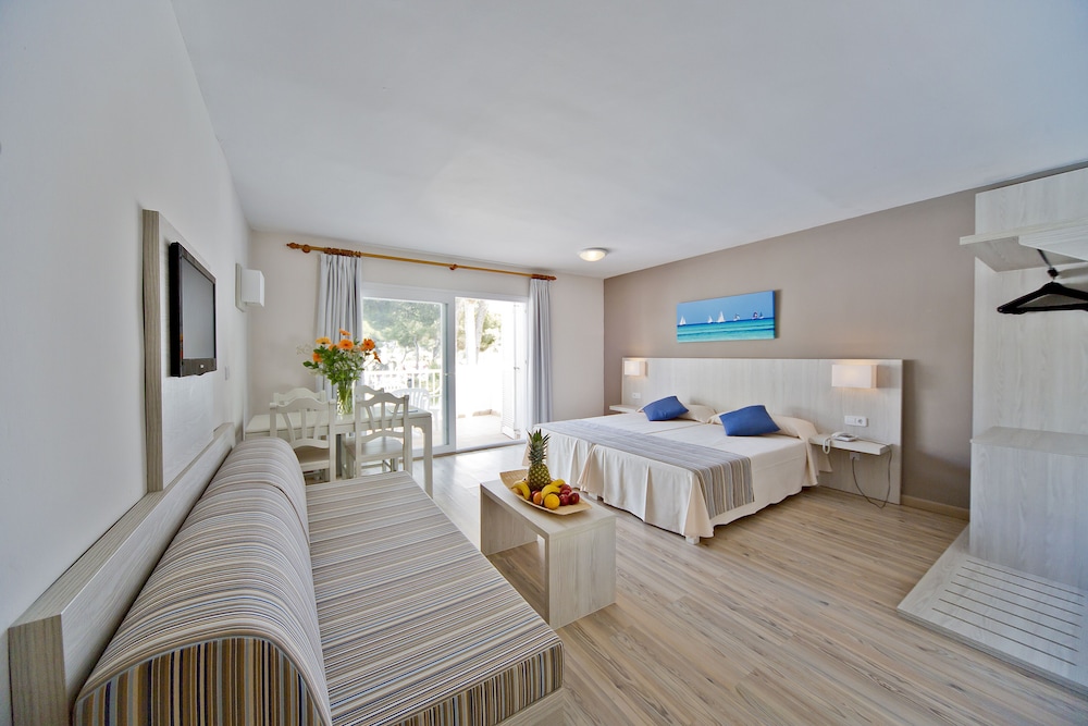 Hotel Club Es Talaial — Rooms in Cala d´Or, Balearic Islands
