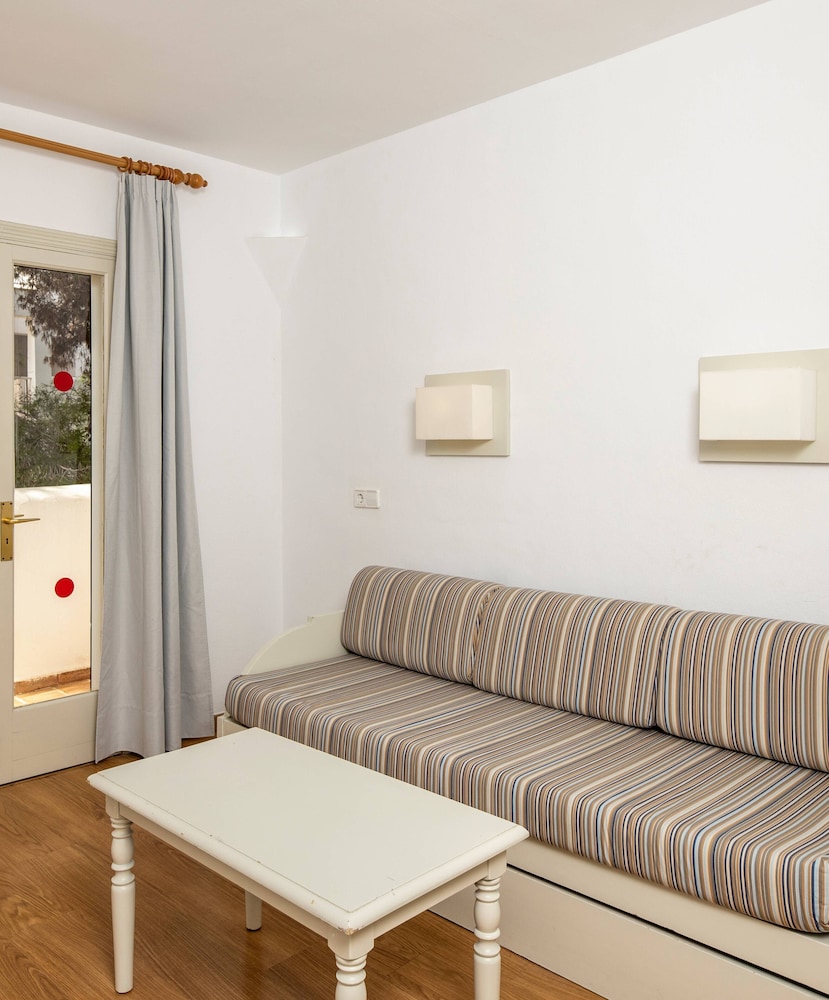 Hotel Club Es Talaial — Rooms in Cala d´Or, Balearic Islands
