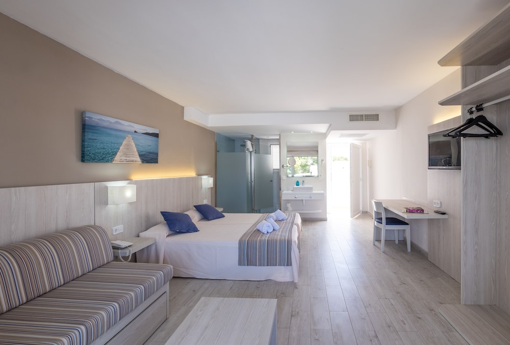 Hotel Club Es Talaial — Rooms in Cala d´Or, Balearic Islands