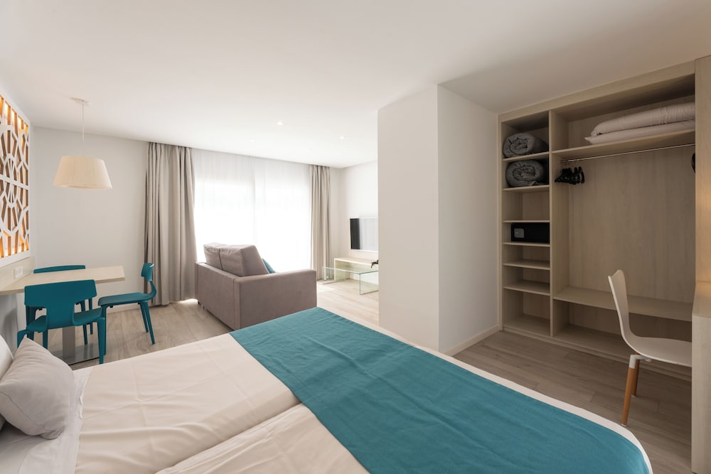 Hotel Club Es Talaial — Rooms in Cala d´Or, Balearic Islands