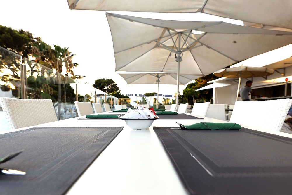 Hotel Club Es Talaial — Restaurant in Cala d´Or, Balearic Islands