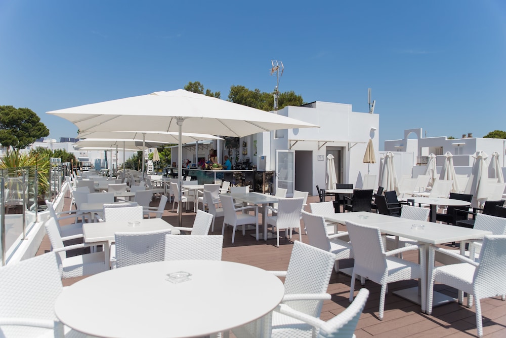 Hotel Club Es Talaial — Restaurant in Cala d´Or, Balearic Islands