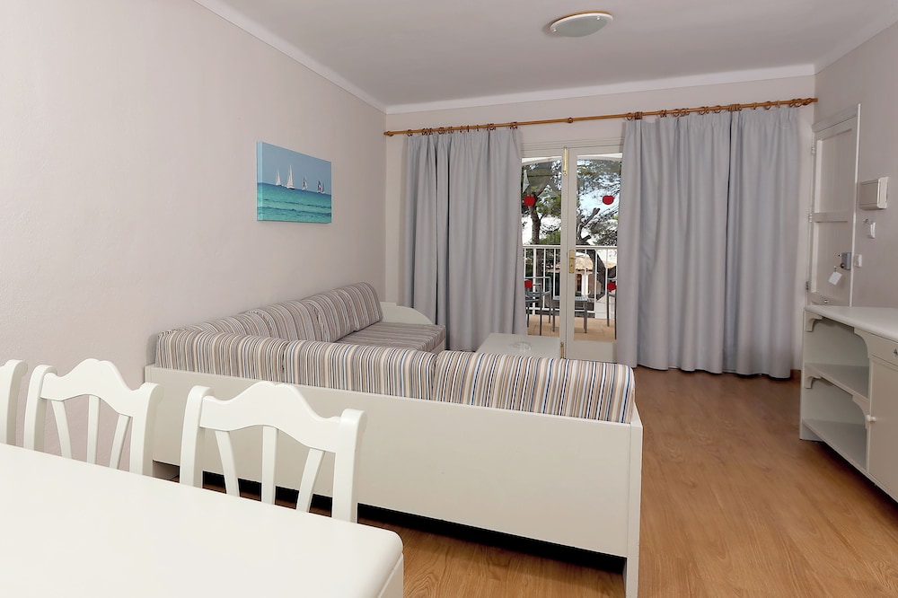 Hotel Club Es Talaial — Rooms in Cala d´Or, Balearic Islands