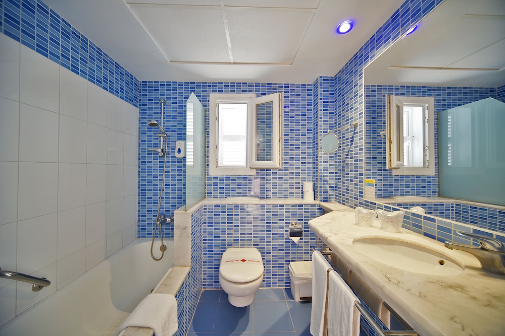 Hotel Club Es Talaial — Rooms in Cala d´Or, Balearic Islands
