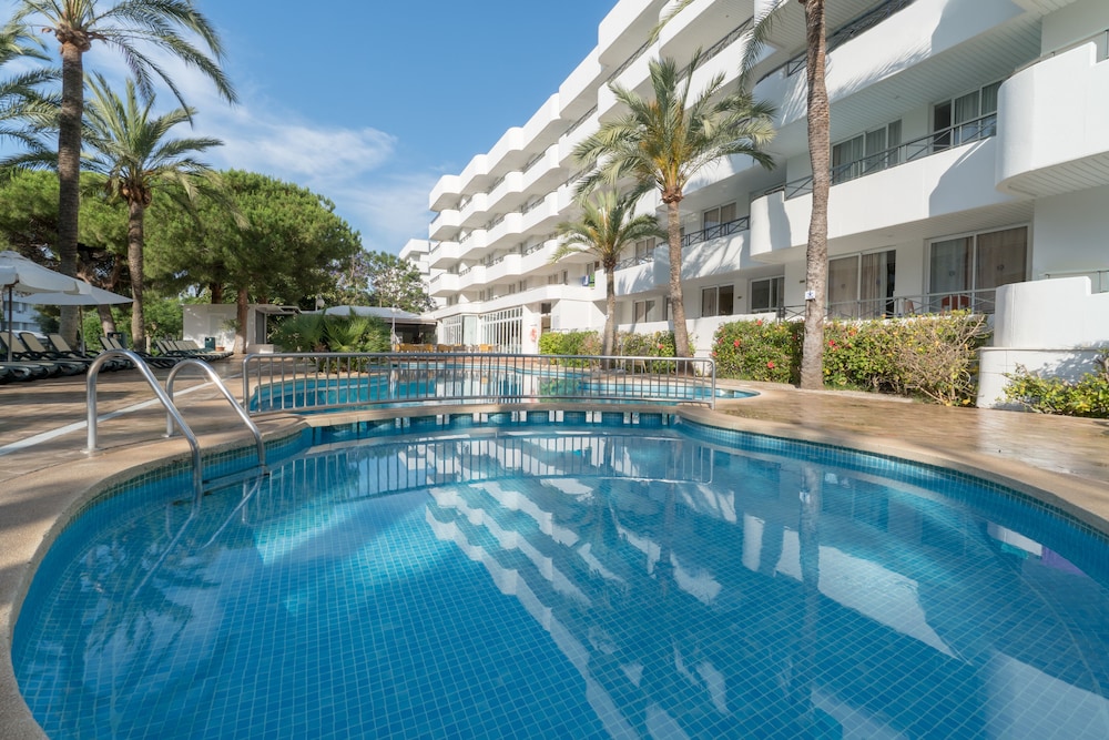 Aparthotel Tropicana — Swimming pool in Cala Millor, Balearic Islands