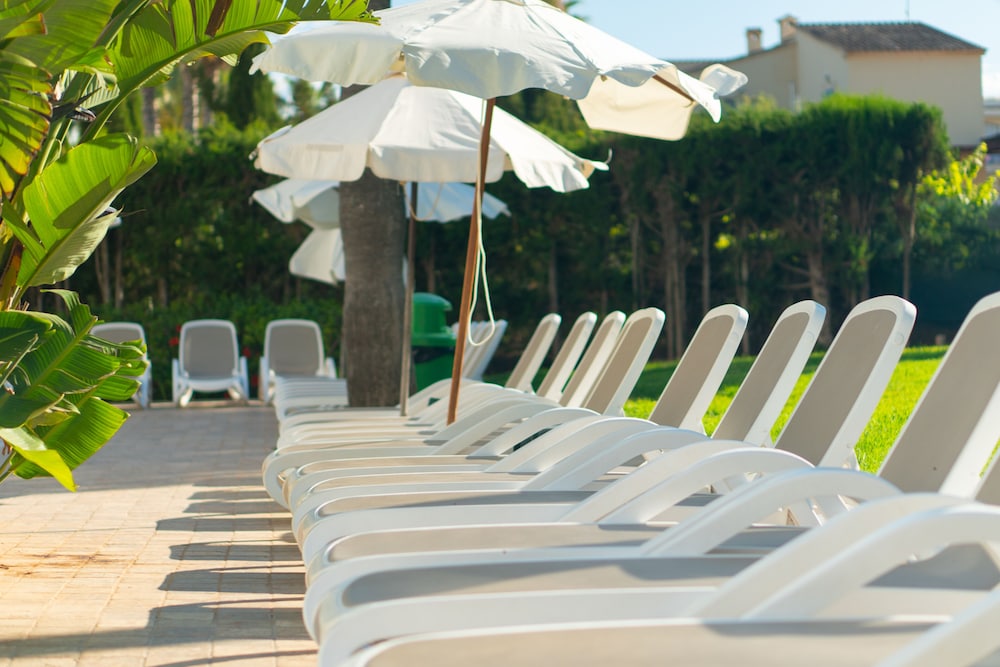 Aparthotel Tropicana — Swimming pool in Cala Millor, Balearic Islands
