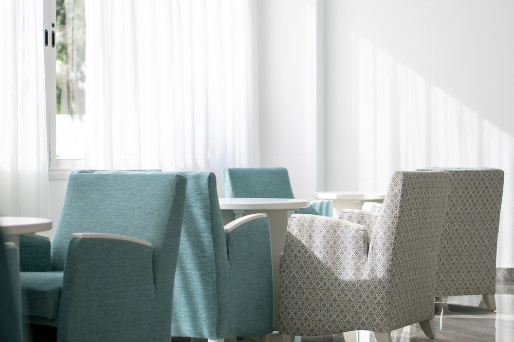Aparthotel Tropicana — Restaurant & bars in Cala Millor, Balearic Islands