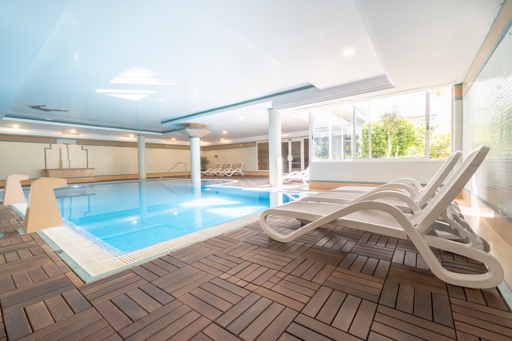 Aparthotel Tropicana — Swimming pool in Cala Millor, Balearic Islands