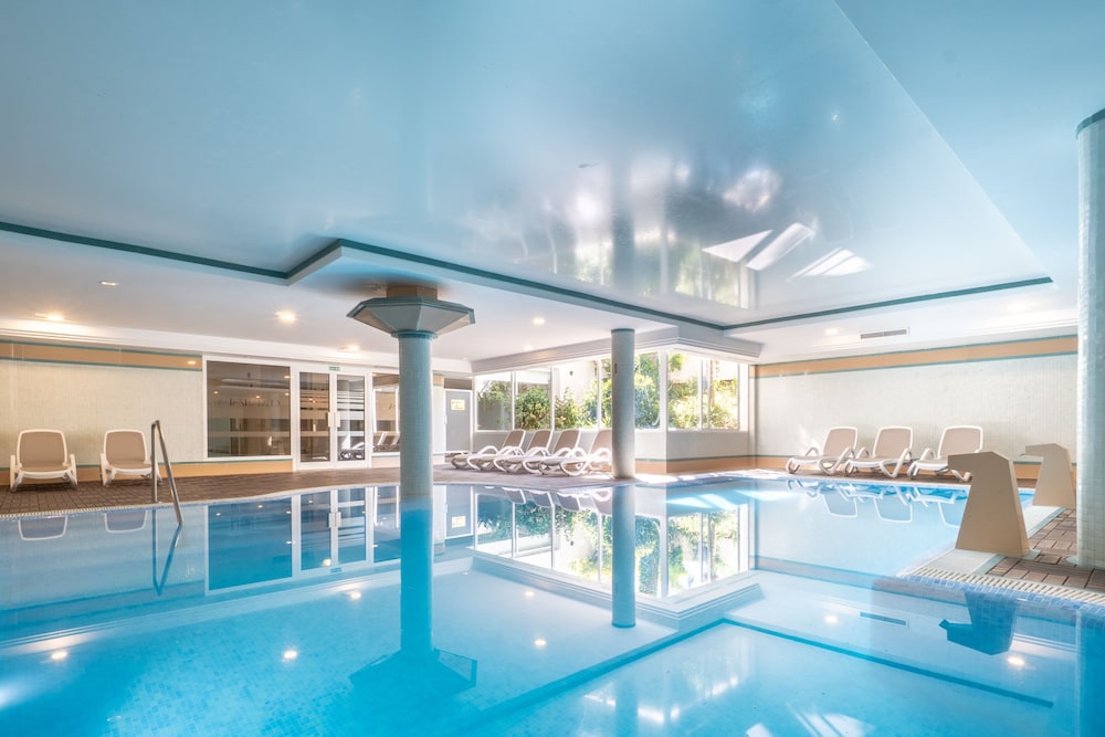 Aparthotel Tropicana — Swimming pool in Cala Millor, Balearic Islands