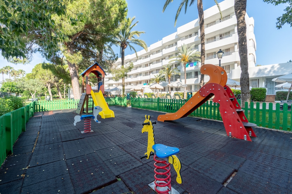 Aparthotel Tropicana — Attractions for children in Cala Millor, Balearic Islands