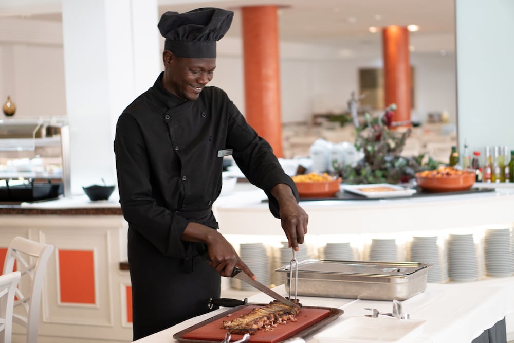 Aparthotel Tropicana — Restaurant & bars in Cala Millor, Balearic Islands