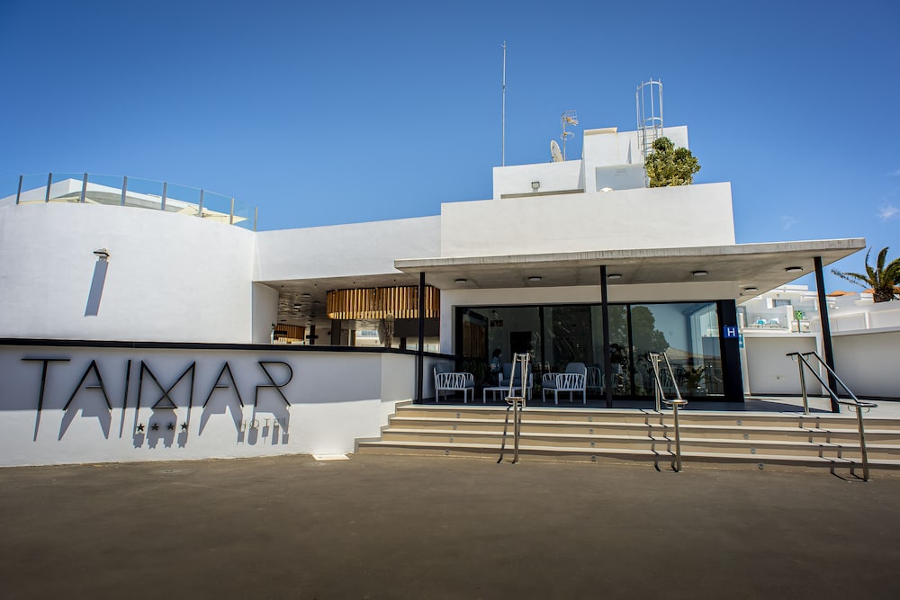 Hotel Taimar — Hotel building in Costa Calma, Canary Islands