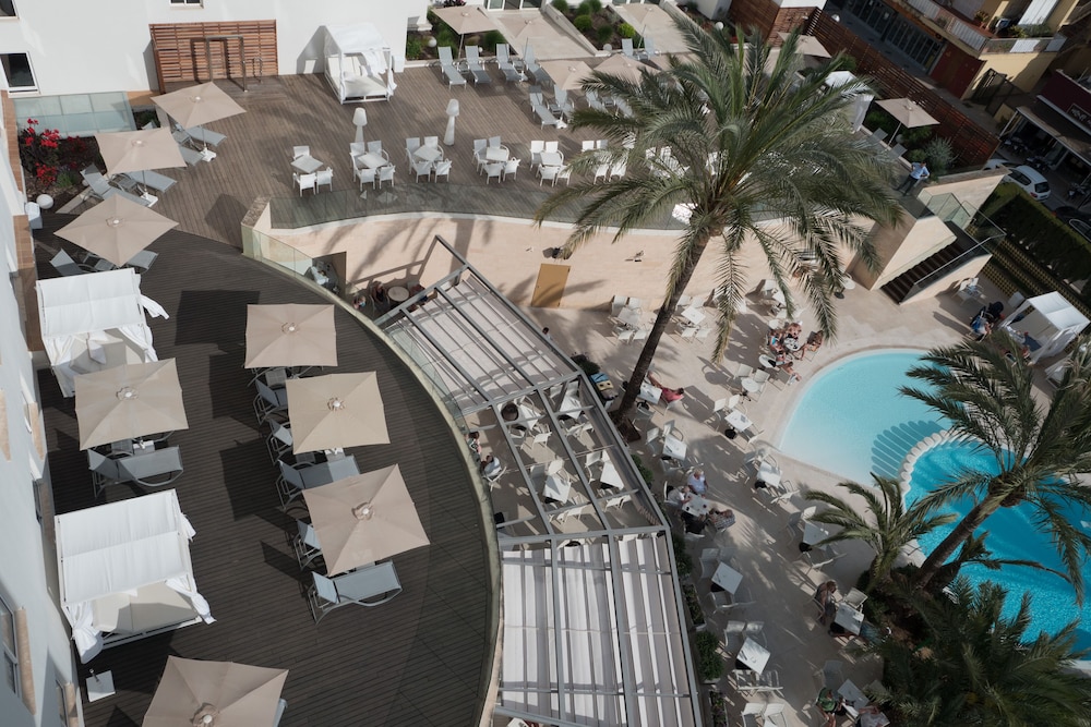 Hotel Girasol — Restaurant & bars in Cala Millor, Balearic Islands