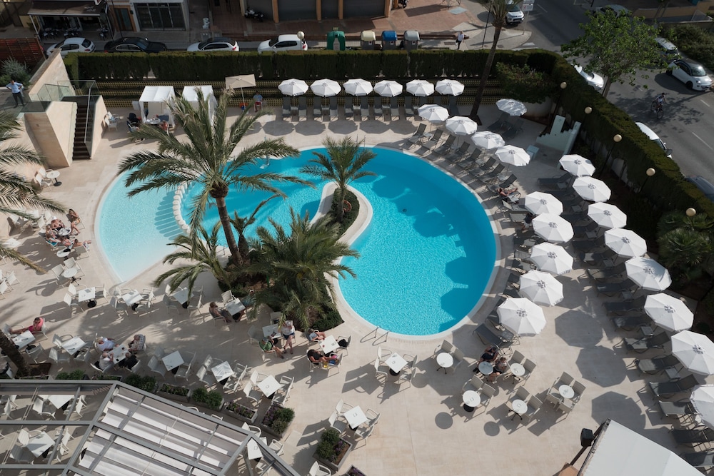 Hotel Girasol — Swimming pool in Cala Millor, Balearic Islands