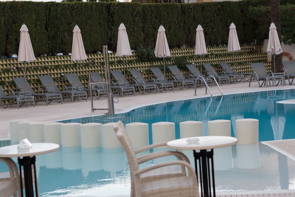 Hotel Girasol — Swimming pool in Cala Millor, Balearic Islands
