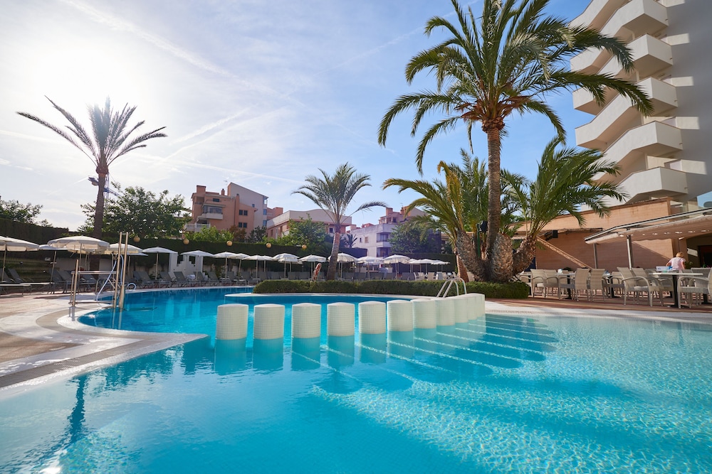 Hotel Girasol — Swimming pool in Cala Millor, Balearic Islands