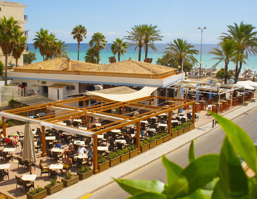 Hotel Girasol — Restaurant & bars in Cala Millor, Balearic Islands