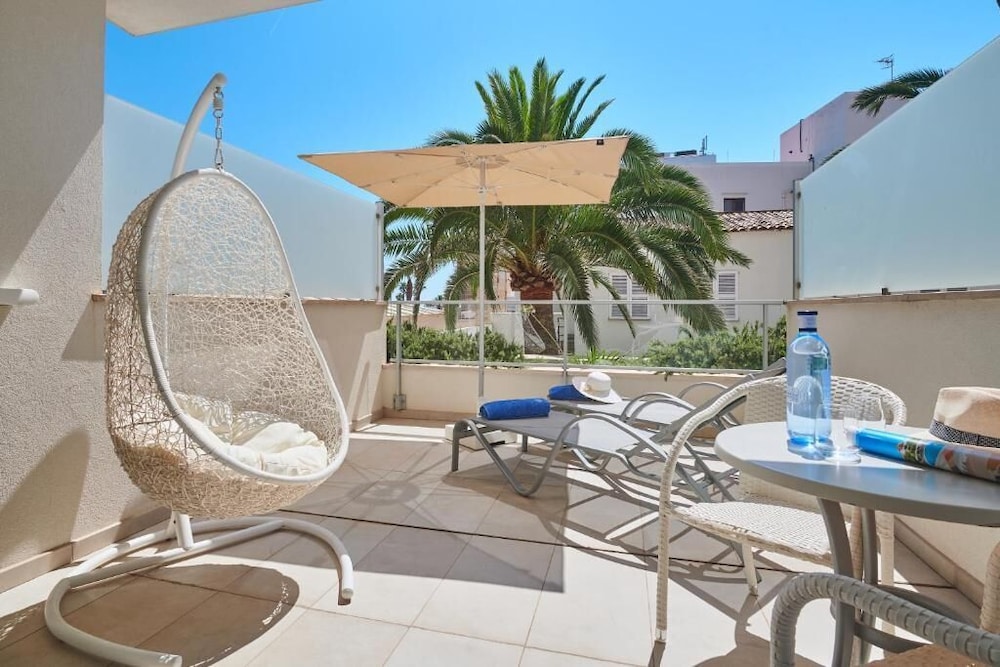 Hotel Girasol — Hotel rooms in Cala Millor, Balearic Islands