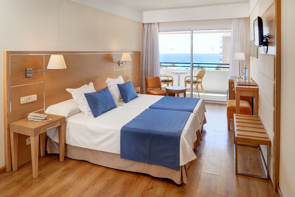 Hotel Girasol — Hotel rooms in Cala Millor, Balearic Islands