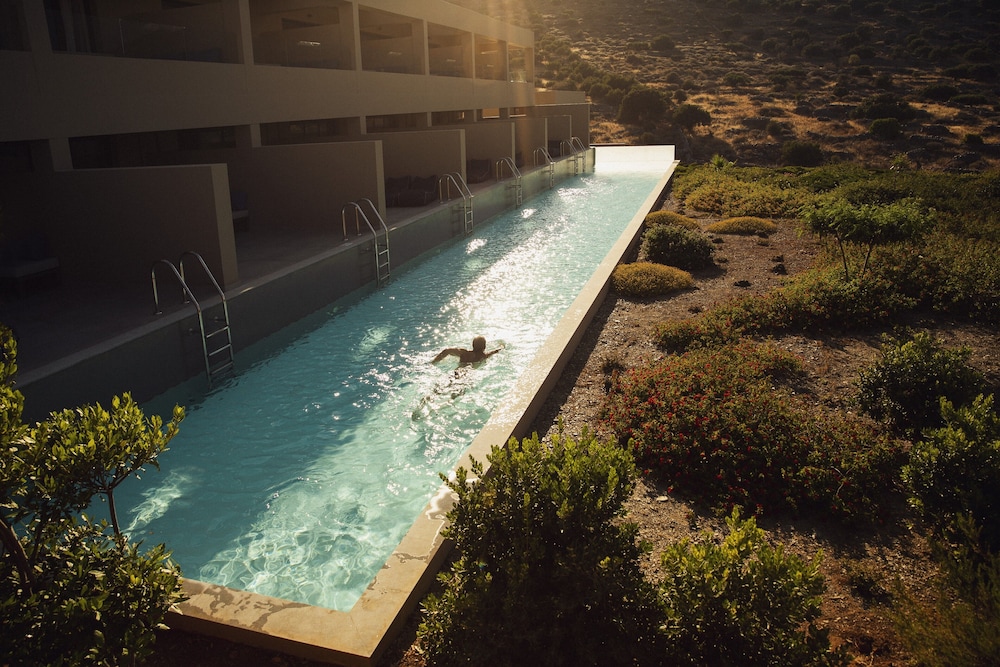 Domes Aulus Elounda Resort, Curio Collection by Hilton - All inclusive — Swimming pool in Elounda