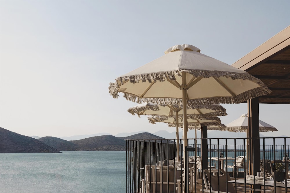 Domes Aulus Elounda Resort, Curio Collection by Hilton - All inclusive — Restaurant & bars in Elounda