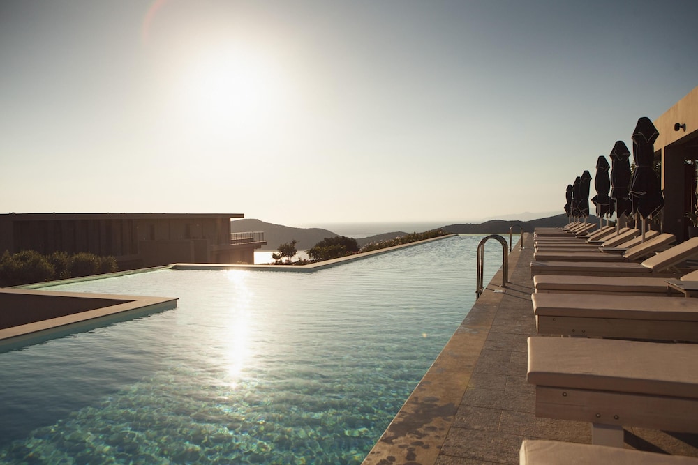 Domes Aulus Elounda Resort, Curio Collection by Hilton - All inclusive — Swimming pool in Elounda