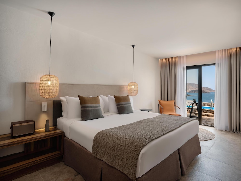 Domes Aulus Elounda Resort, Curio Collection by Hilton - All inclusive — Hotel rooms in Elounda