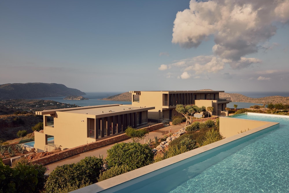 Domes Aulus Elounda Resort, Curio Collection by Hilton - All inclusive — Swimming pool in Elounda
