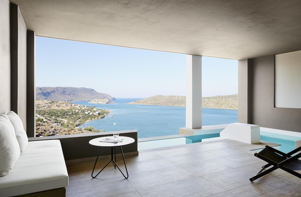 Domes Aulus Elounda Resort, Curio Collection by Hilton - All inclusive — Hotel rooms in Elounda
