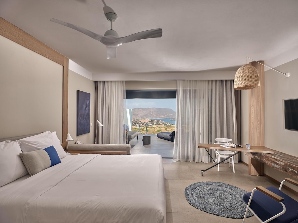 Domes Aulus Elounda Resort, Curio Collection by Hilton - All inclusive — Hotel rooms in Elounda