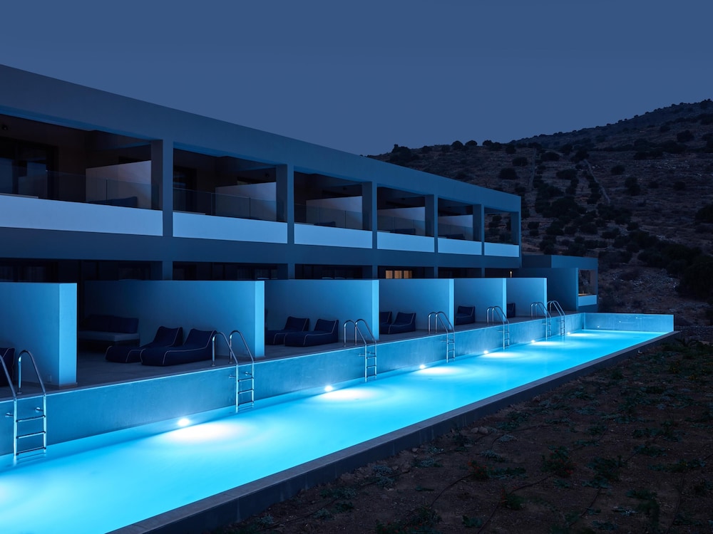Domes Aulus Elounda Resort, Curio Collection by Hilton - All inclusive — Swimming pool in Elounda
