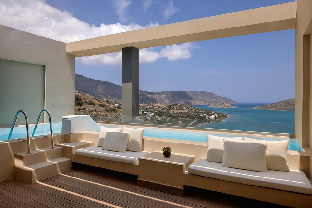 Domes Aulus Elounda Resort, Curio Collection by Hilton - All inclusive — Hotel rooms in Elounda