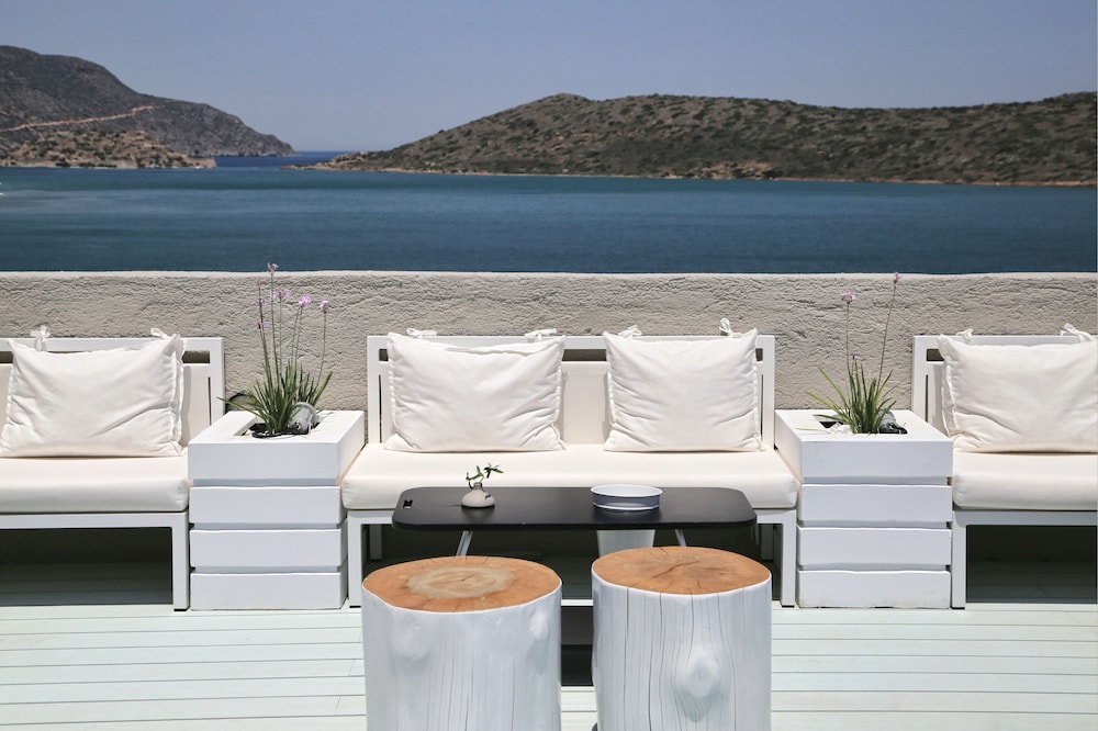 Domes Aulus Elounda Resort, Curio Collection by Hilton - All inclusive — Restaurant & bars in Elounda