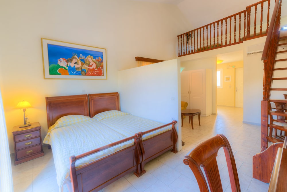 Aqualand Resort — Hotel rooms in Agios Ioannis Parelia, Ionian Islands