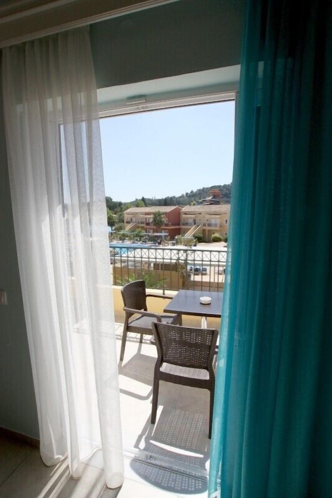 Aqualand Resort — Hotel rooms in Agios Ioannis Parelia, Ionian Islands