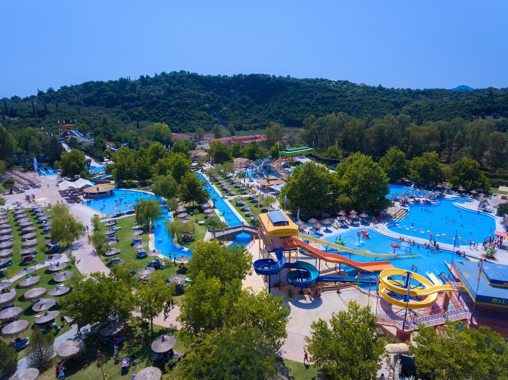 Aqualand Resort — Swimming pool in Agios Ioannis Parelia, Ionian Islands