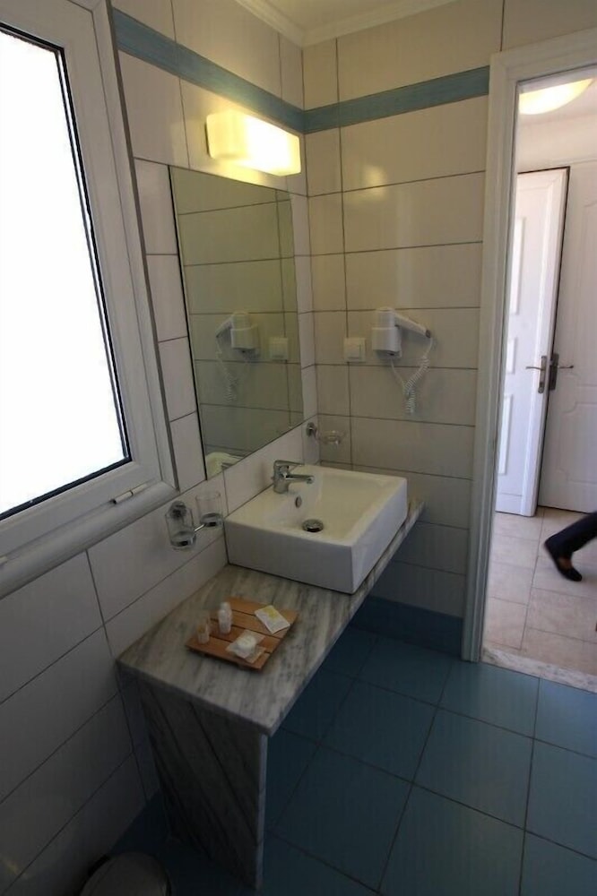 Aqualand Resort — Hotel rooms in Agios Ioannis Parelia, Ionian Islands