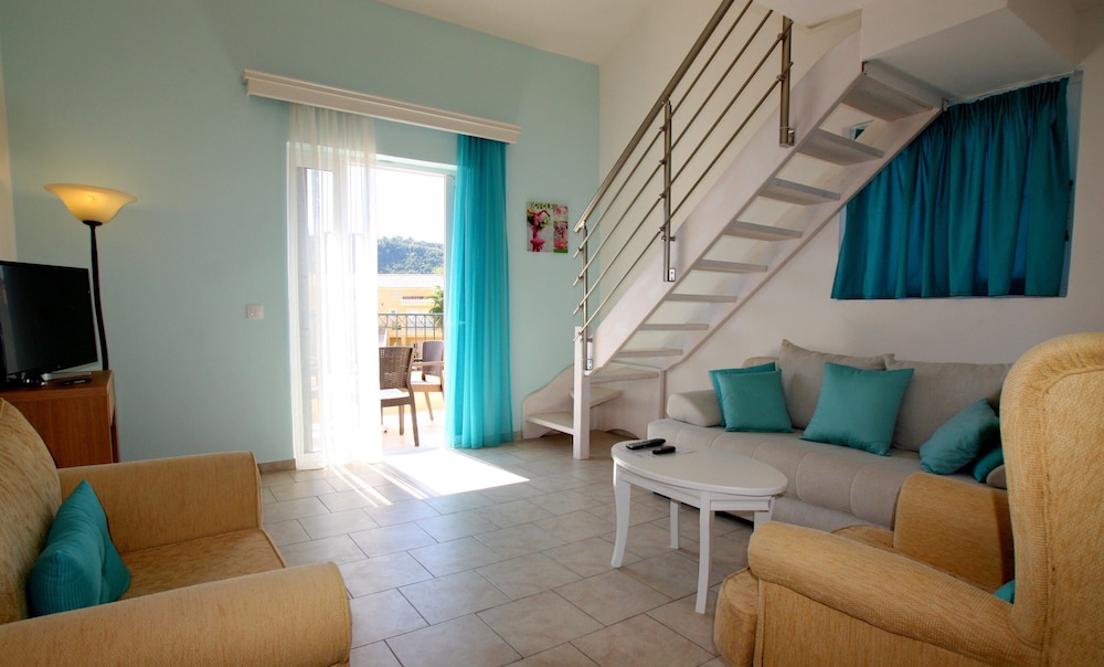 Aqualand Resort — Hotel rooms in Agios Ioannis Parelia, Ionian Islands