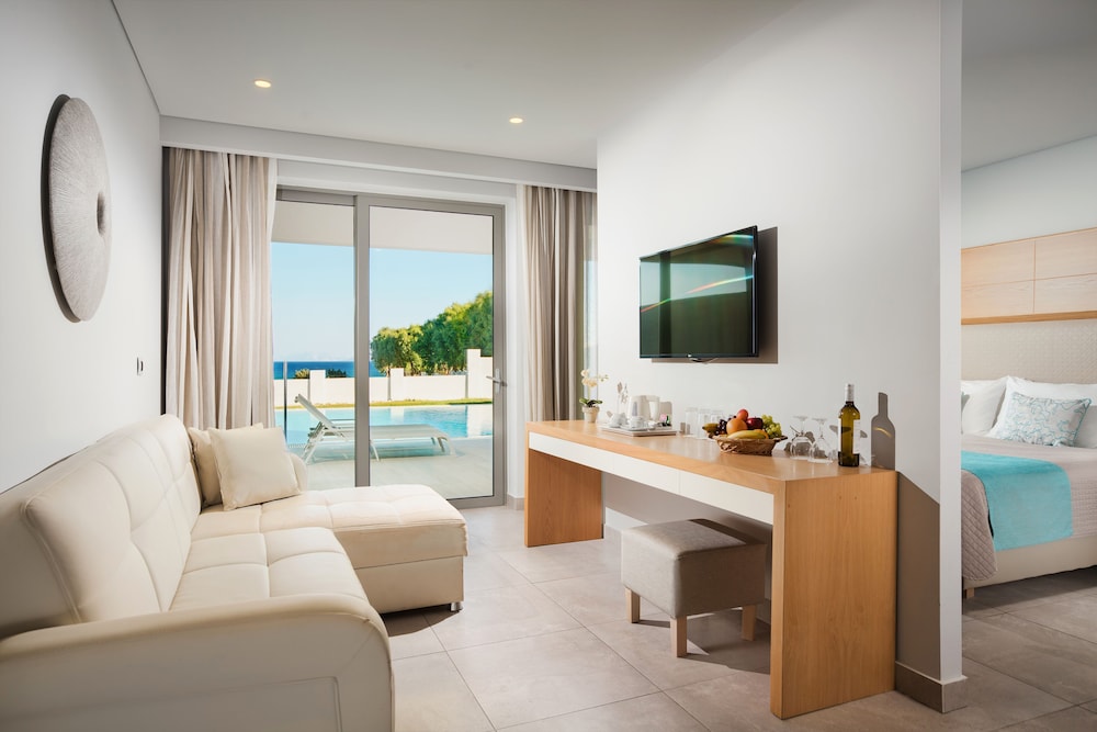 Porto Bello Royal - All inclusive — Hotel rooms in Kardamena, South Aegean