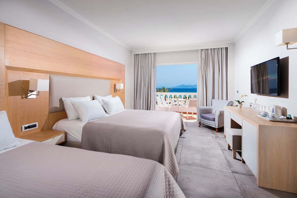 Porto Bello Royal - All inclusive — Hotel rooms in Kardamena, South Aegean