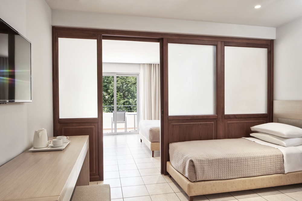 Porto Bello Royal - All inclusive — Hotel rooms in Kardamena, South Aegean