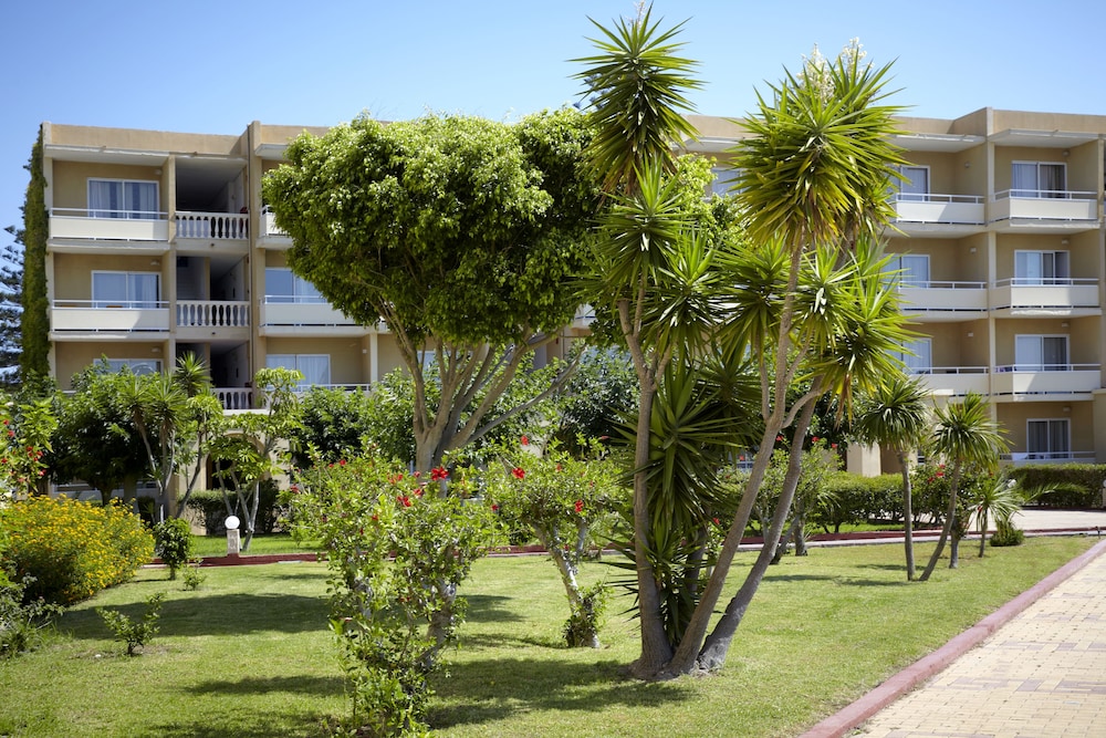 Sunshine Rhodes - All Inclusive — Shared spaces in Ialyssos, South Aegean
