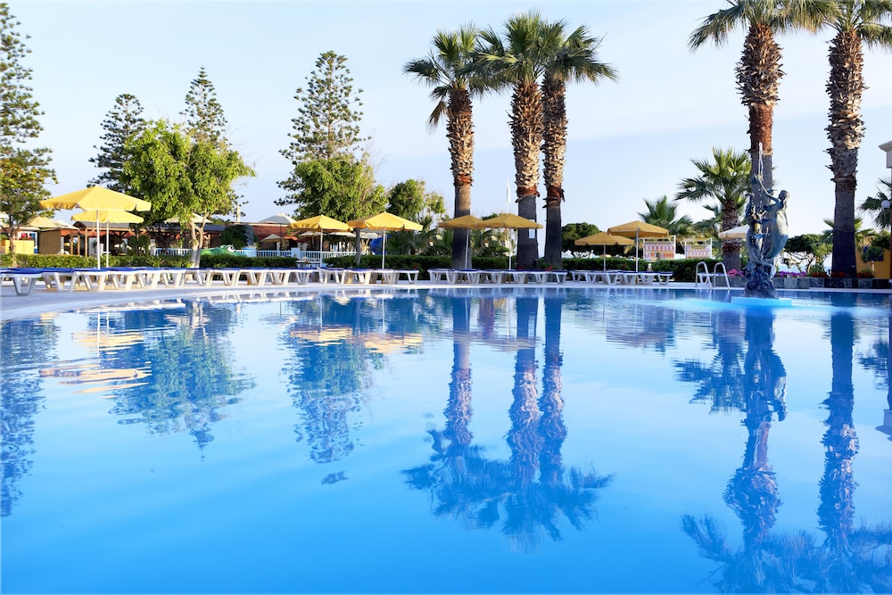 Sunshine Rhodes - All Inclusive — Pool in Ialyssos, South Aegean