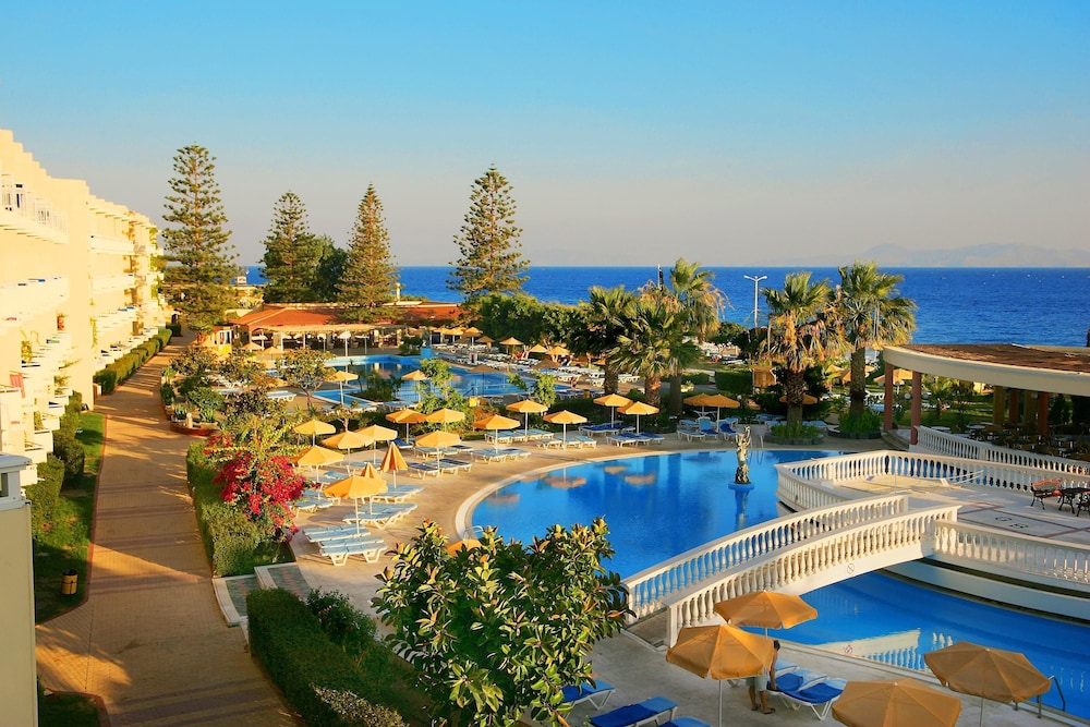 Sunshine Rhodes - All Inclusive — Shared spaces in Ialyssos, South Aegean