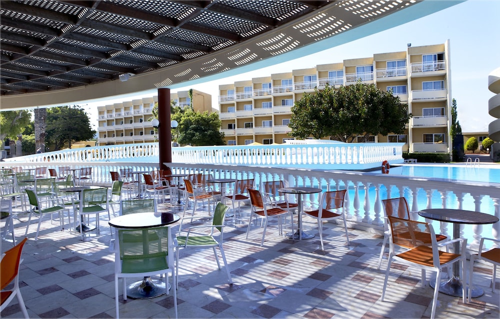 Sunshine Rhodes - All Inclusive — Pool in Ialyssos, South Aegean