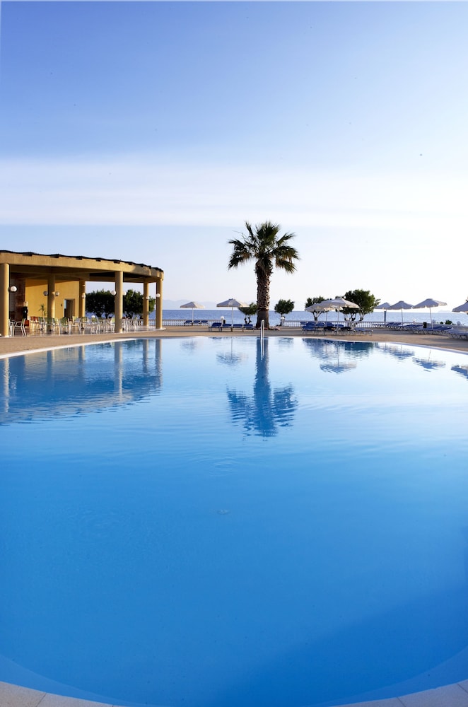 Sunshine Rhodes - All Inclusive — Pool in Ialyssos, South Aegean