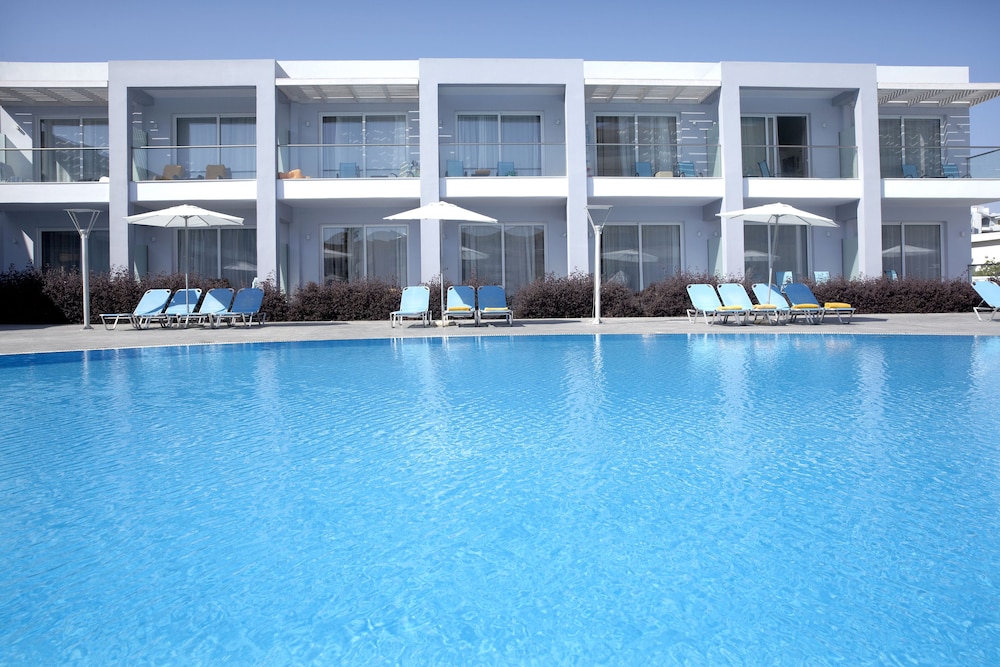 Sunshine Rhodes - All Inclusive — Pool in Ialyssos, South Aegean